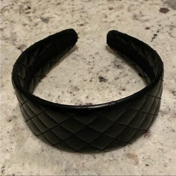 NWOT Michael Kors MK Black Quilted Wide Headband Hairband Hair Band Accessory - Picture 2 of 7